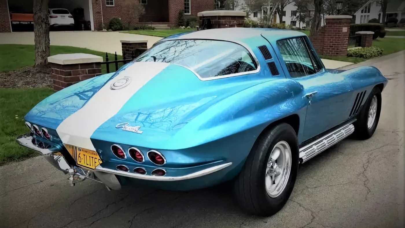 Click to Enlarge-Esc to Close Corvette Generations/C2/C2 1965 Vette George Lyons.jpg